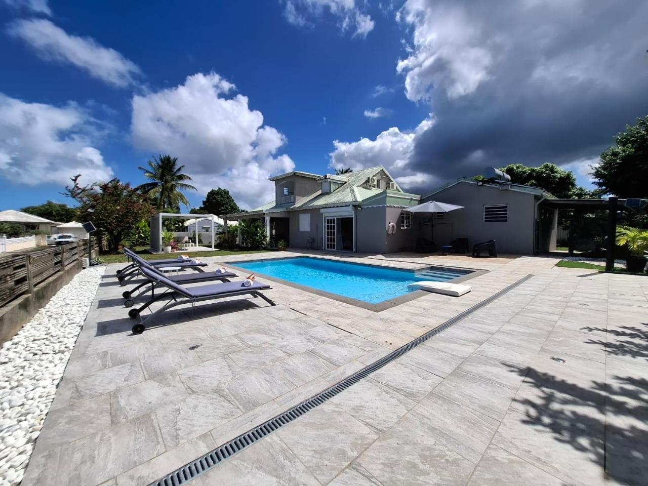Villa Oneway, Piscine Privee, Classee 3 Etoiles Sainte-Rose Exterior foto